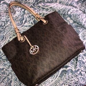 Authentic MK Medium Signature Logo Bag